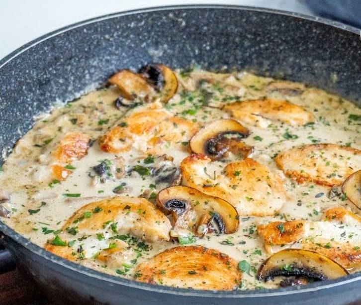 Hähnchenstreifen mit Champignon-Rahmsauce
