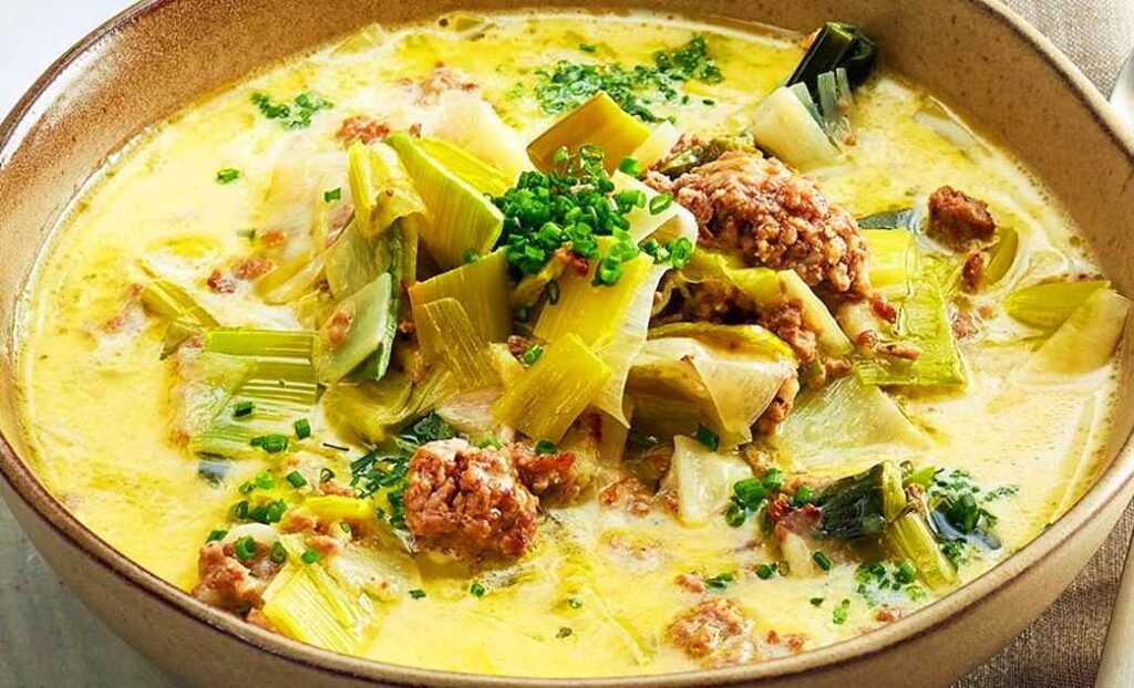Lauch Hackfleisch Suppe in nur 30 Minuten fertig auf dem Tisch