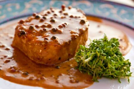 Schweinemedaillons in Pfefferrahmsauce
