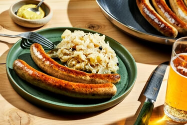 Bratwurst mit Sauerkraut