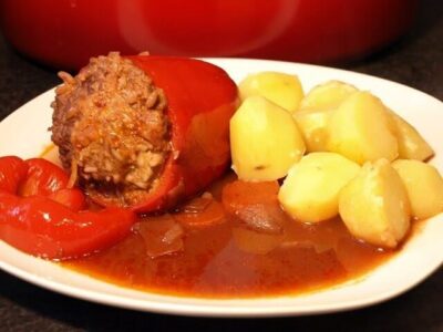 Gefüllte Paprika wie Oma es immer gekocht hat