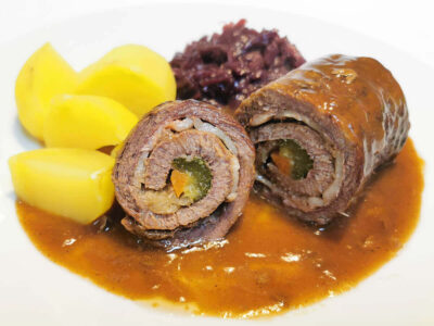 Omas Rinderrouladen mit Speck, Gürkchen, Zwiebeln und Haack