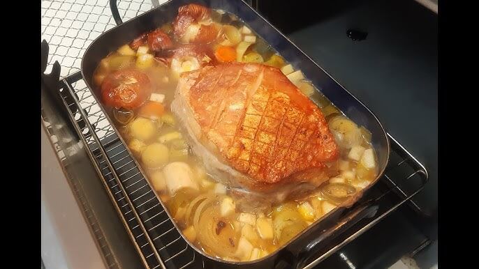 Schweinebraten mit Zwiebeln und Honig