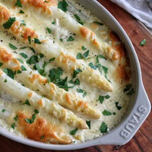 Spargelauflauf mit Kartoffeln – cremig überbacken & der Liebling der ganzen Spargelzeit